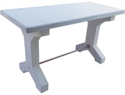 Stůl s betonovou deskou