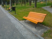 Odpočinková zóna s lavičkami Pohoda