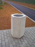 betonový odpadkový koš 